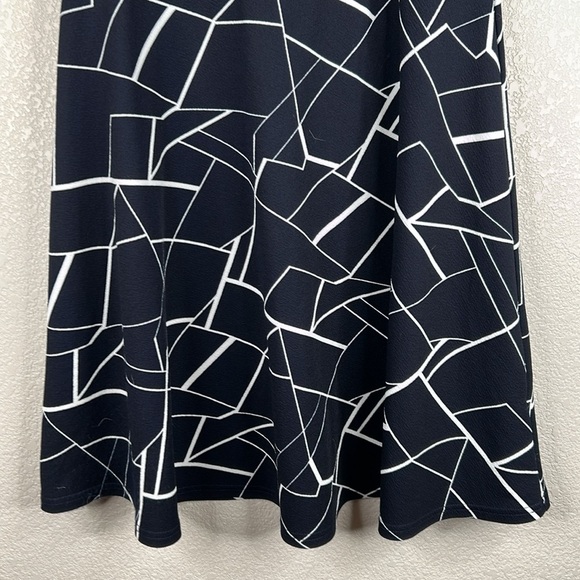 Owin Blue & White Geo Print with Lace Waist Sleeveless Midi Dress Size Large - Picture 3 of 7